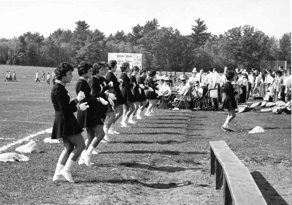 cheerleaders_bedford.jpg