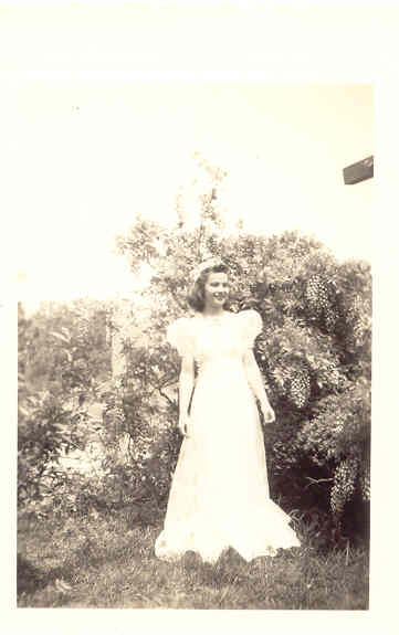 momhsgrad1941.jpg